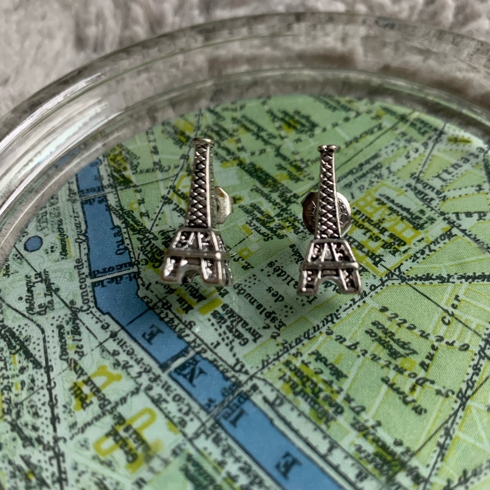 cute eiffel tower earrings
